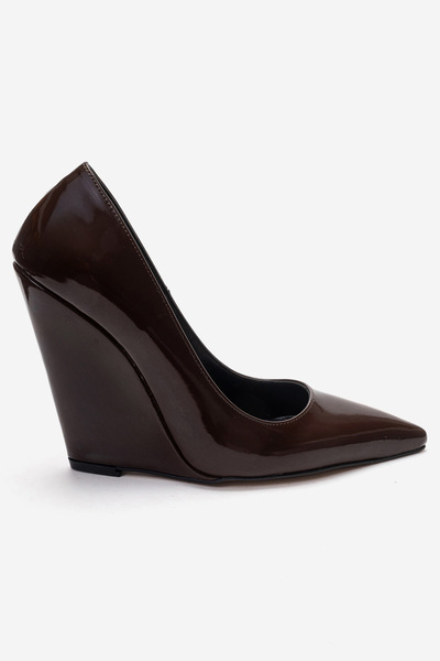 Ayakkabı Ateşi حذاء نسائي من الجلد اللامع باللون البني بكعب عالٍ ومقدمة مدببة...