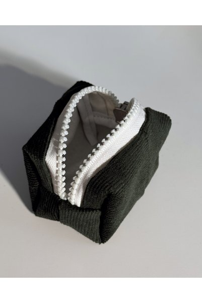 Roomiq Handmade Dark Green Velvet Mini Wallet , Bag Charm, Keychain Offcut Collection Spruce XS