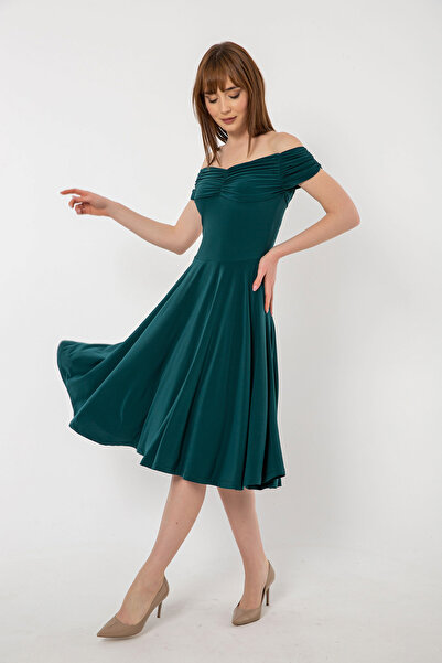 Laranor Zümrüt Yeşili Büzgülü Kayık Yaka Kısa Kol Kloş Kesim Elbise Gündüz Ge...