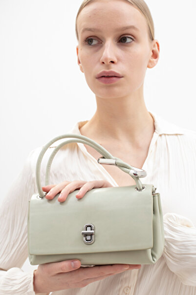 Matthew Cox حقيبة كتف نسائية باللون الأخضر BYN2460