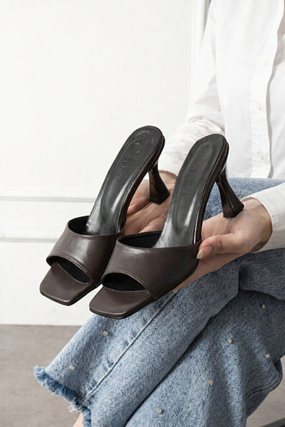 STOCON Καφέ βραδινές παντόφλες με τακούνι, άνετες παντόφλες για δώρο, κλασικέ...