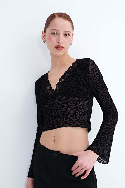 Addax Bluză cu decolteu în V și detalii din dantelă B3914