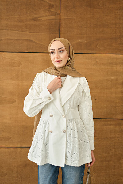 LOCCO Women's Double-Breasted Collar Embroidered Detailed Epaulet Jacket White