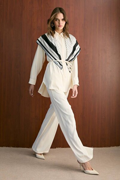 Melike Tatar Fular Detaylı Gömlek & Pantolon Takım