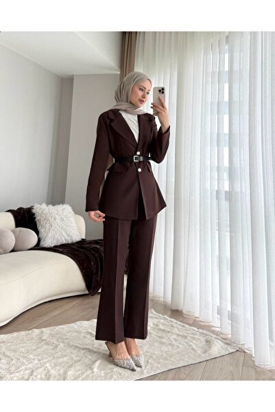 Miraydın Butik طقم سترة وبنطلون بحزام قماشي مزدوج - بني