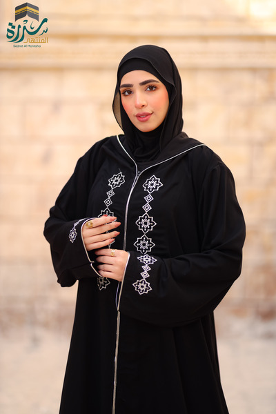 SIDRAALMONTAHA عباية موديل السلطانة كابشوه خامة كريب سعودي بتطريز ذهبي وفضي و...