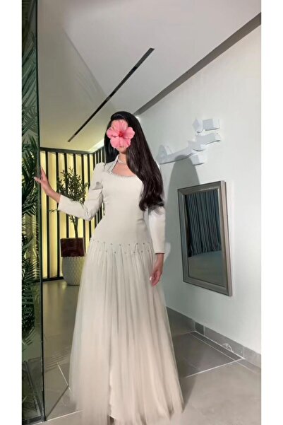 NALA FASHION A dress suitable for brides looking for an unconventional design...