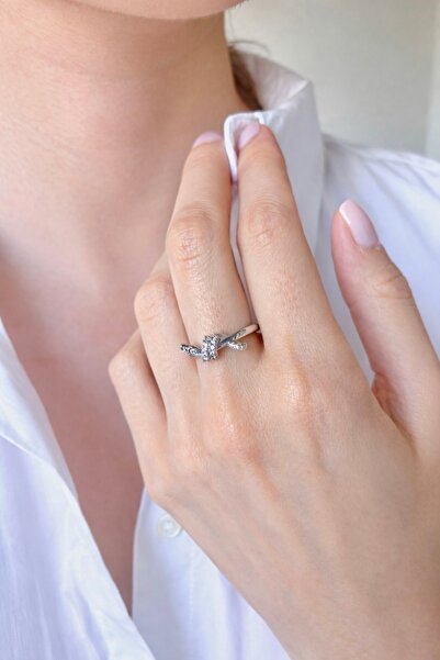 Ressia Elegant Spiral Ring