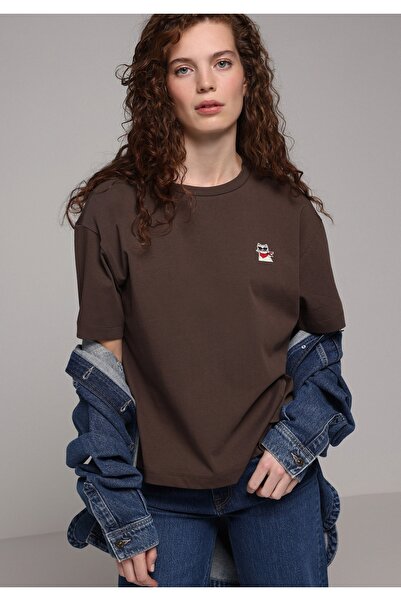 Colin's Boyfriend Fit Round Neck Embroidered Women's Brown Short Sleeve T-Shirt