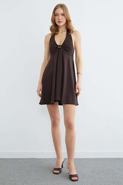 Fulla Moda Rochie cu decolteu tip halter și cataramă la gât