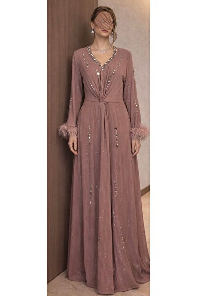KIARA A long dress in an elegant, earthy mauve color with a warm, feminine feel.