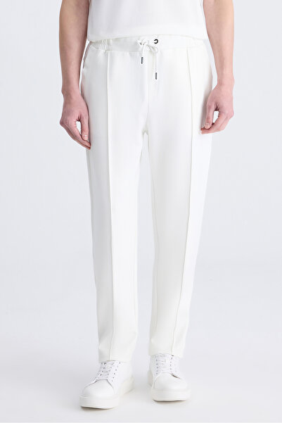 D'S Damat بدلة رياضية من Ds Damat بقصة عادية من قماش الرايون المسطح بلون إكرو