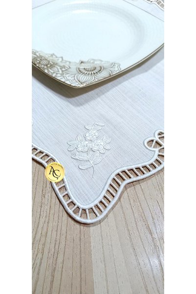 Altın Çeyiz Tekstil Embroidered Cut-Out Plate American Service Plate (1 Piece)