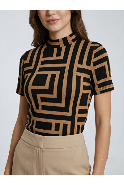 MELA ROSSA Bluză de damă cu imprimeu geometric cu mânecă scurtă guler ridicat...