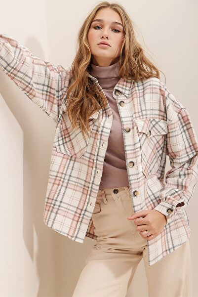 Trend Alaçatı Stili Női ekrü púder kockás mintás bélyegző pamut oversize kabát ing ALC-X7142