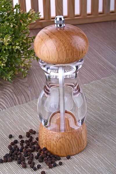 Ün-Ev Acrylic Pepper Grinder