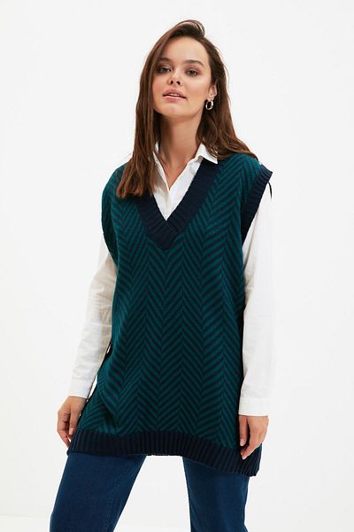 Trendyol Modest Navy Blue Striped V-Neck Knitwear Sweater TCTAW22UV0021