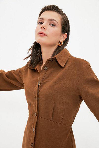 Trendyol Collection Hnědé tkané šaty na knoflíky TWOAW22EL1351