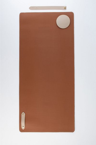 DK LEATHER حصيرة طاولة ألعاب واسعة من جلد البولي يوريثان باللون البني، وسادة ماوس مكتبية + قاعدة للكمبيوتر المحمول