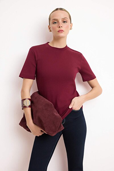 Trendyol Collection Burgundija pripijena pamučna rebrasta majica kratkih ruka...