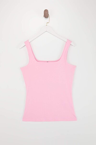 Trendyol Curve قميص داخلي محبوك ذو ياقة مربعة باللون الوردي وحزام عنق ناعم وم...