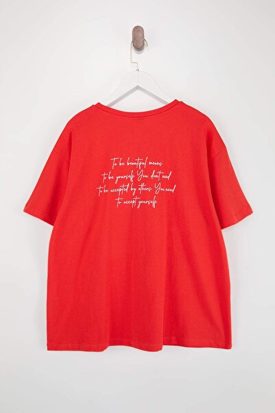 Trendyol Curve Crvena majica sa okruglim izrezom i leđnim printom, 100% pamuk...