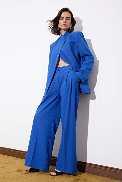 ترينديول كوليكشن أزرق بلون الكوبالت بنطال منسوج واسع الساقين TWOSS26PL00101