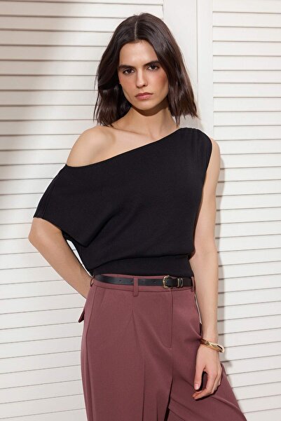 Trendyol Collection Schwarze Sommer-Strickbluse mit speziellem Garn und U-Boo...
