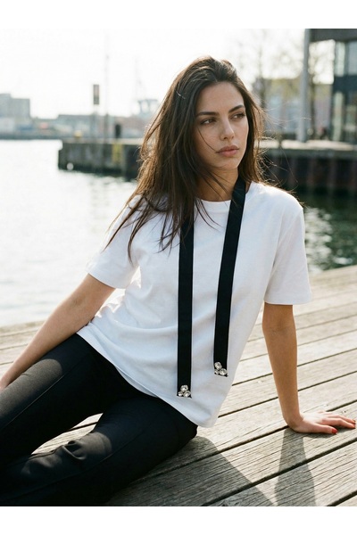 Amia&Co. White Crew Neck Black Stripe Stone Detailed Oversize Women's T-Shirt