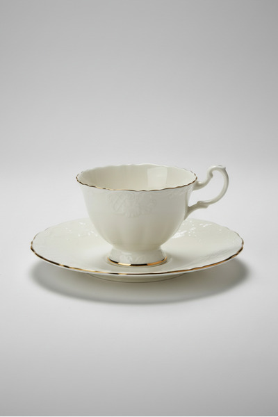 İpek Porselen 6 Kişilik Altın Yaldızlı Bone Goncagül Porselen Kahve Fincan Ta...