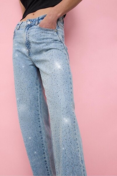 Stradivarius Parlak detaylı straight fit jean
