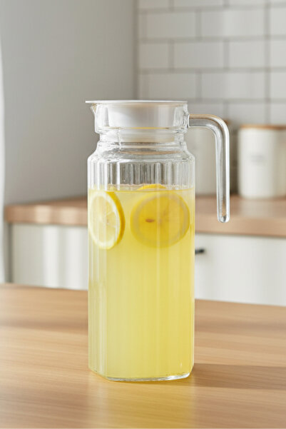 İpek Porselen Slim 1100 Ml Cam Sürahi – Kapaklı, Dikey Çizgili Şeffaf Tasarım