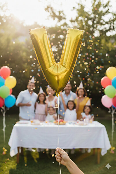 Deniz Party Store بالون فويل ذهبي حجم وسط حرف (V).