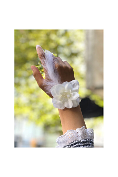 Skygo Bride to Be Bridal Bracelet Feather and Pearl Beads White Colored Bache...