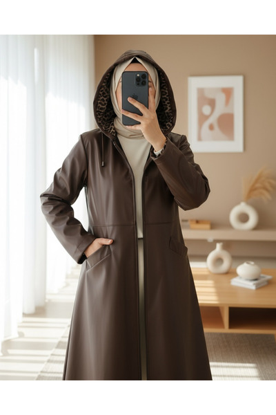 HİJABAYA Шапка от изкуствена кожа с цип и джобове