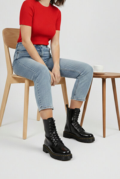 Büşra Çetin Black Patent Leather Boots with Zipper and Laces