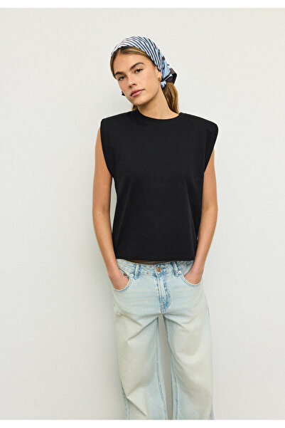 Stradivarius Basic T-shirt with padded shoulders