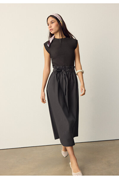 Stradivarius فستان ميدي من مادتين