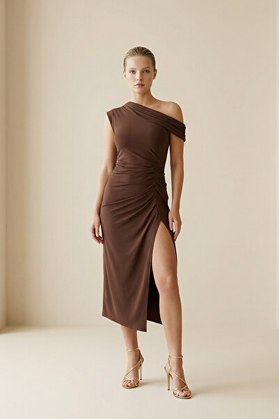 Setre Acı-Kahve Асиметрична яка и детайл с набори в талията Рокля с разрез и ...