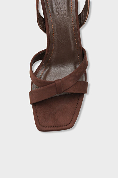 Capone Outfitters حذاء روكسانا نسائي أنيق من الجلد الطبيعي، مبطن، بمقدمة مدبب...