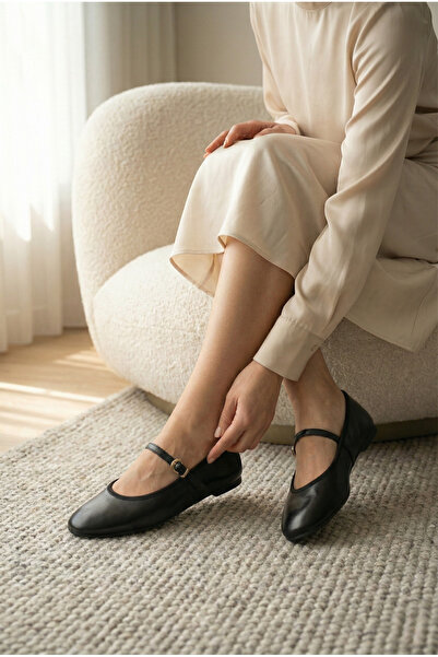 Lorenn Bella crne mat kožne ženske balerinke za svakodnevno nošenje sa zlatni...