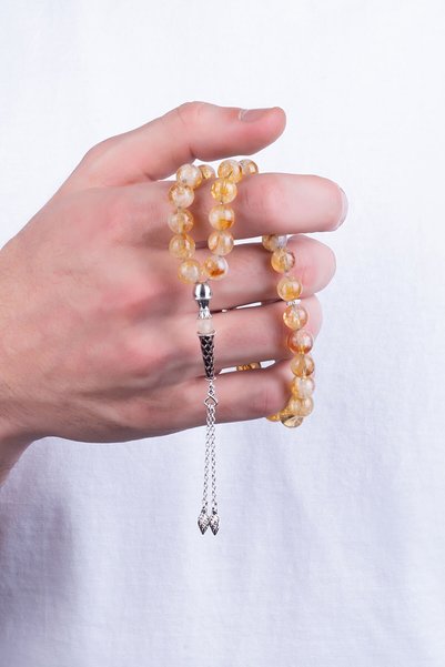 So CHIC... سبحة فضية مقاس 24 سم مع حجر سيترين طبيعي