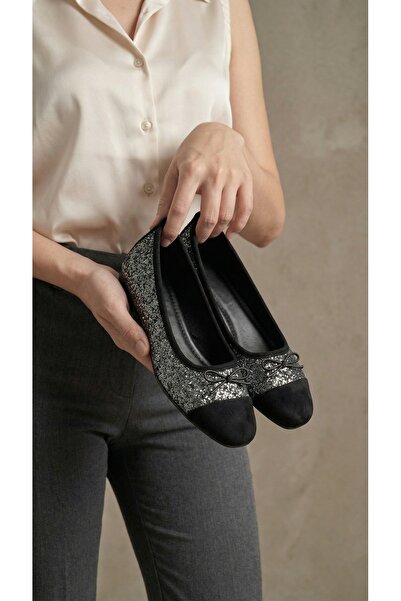 Beyond Balerini Mary Jane eleganti pentru femei, cu detaliu fundita cu sclipi...