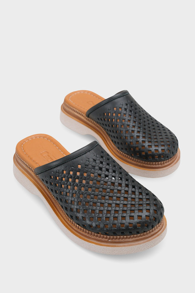 Capone Outfitters Madelle Genuine Leather Wedge Heel Studded Women's Sabo