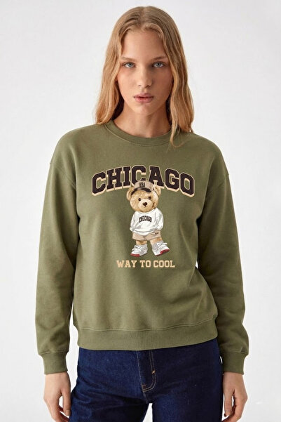 COMBİNE MİCHAİL سويت شيرت نسائي من تشيكاغو مطبوع عليه دب باللون الكاكي