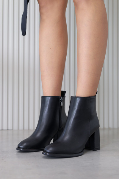 Stil Durağı Nw290011 Model 6 cm Heel New Season Short Boots Black