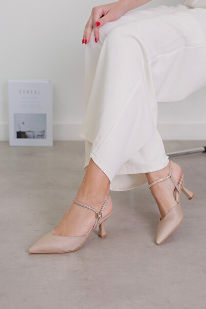 Stil Durağı حذاء نيمو موديل بكعب 5 سم مع تفاصيل حجرية وكعب سحري بلون أسمر