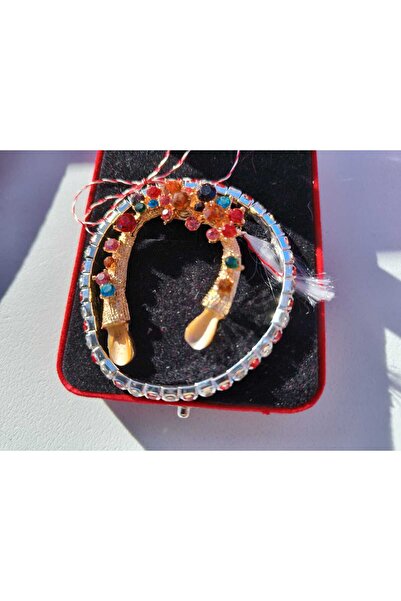 Nu Bracelet and brooch set