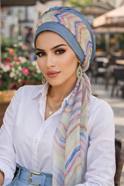 Aişe tesettür Indigo šal sa geometrijskim uzorkom