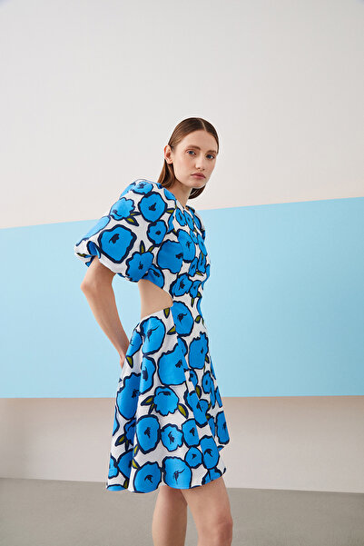 Jus De Pommes MAVİ ÇİÇEK DESENLİ BEL DEKOLTELİ KISA BALON KOLLU MİNİ ELBİSE
